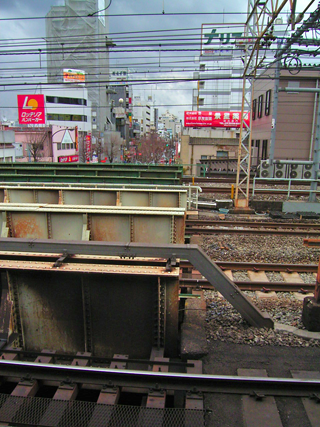 山手線大久保駅から